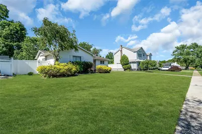 33 Cameo Road, Commack, NY 11725 - Photo 2