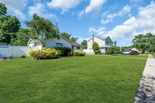 33 Cameo Rd, Commack, NY 11725 - Photo 2
