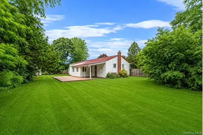 14 Urn Court, Brentwood, NY 11717 - Photo 32