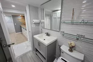 30 Aberdeen Rd, New Hyde Park, NY 11040 - Photo 24