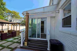 30 Aberdeen Rd, New Hyde Park, NY 11040 - Photo 18