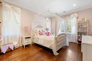 66 Liberty Ave, Rockville Centre, NY 11570 - Photo 22