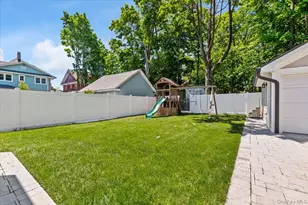 66 Liberty Ave, Rockville Centre, NY 11570 - Photo 34