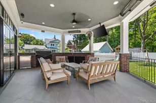 66 Liberty Ave, Rockville Centre, NY 11570 - Photo 30