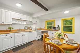 1017 Quaker Bridge Rd E, Croton on Hudson, NY 10567 - Photo 8