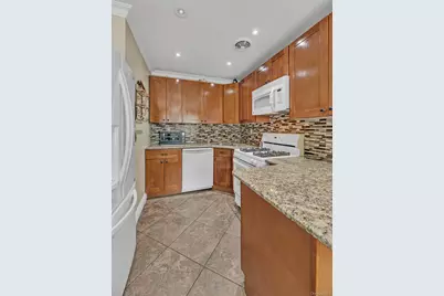 2137 Clinton Avenue, Bronx, NY 10457 - Photo 4