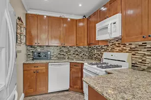 2137 Clinton Ave, Bronx, NY 10457 - Photo 4