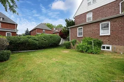 48 Surrey Commons, Lynbrook, NY 11563 - Photo 20