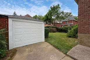 48 Surrey Commons, Lynbrook, NY 11563 - Photo 18