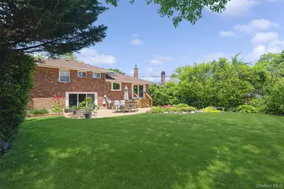 204 Halsey Avenue, Jericho, NY 11753 - Photo 36