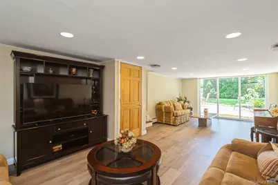 204 Halsey Avenue, Jericho, NY 11753 - Photo 28