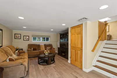204 Halsey Avenue, Jericho, NY 11753 - Photo 26