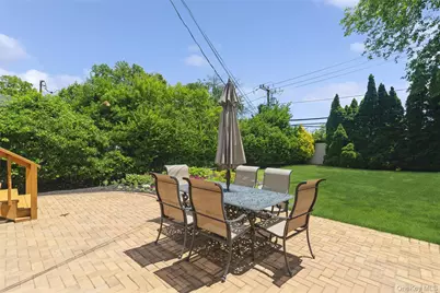 204 Halsey Avenue, Jericho, NY 11753 - Photo 34