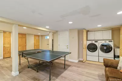 204 Halsey Avenue, Jericho, NY 11753 - Photo 30