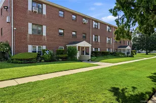 123 Park Ave, Amityville, NY 11701 - Photo 2