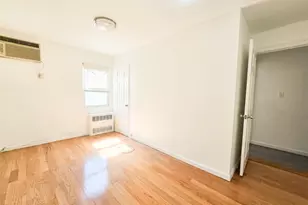 61-19 170th St, Fresh Meadows, NY 11365 - Photo 10