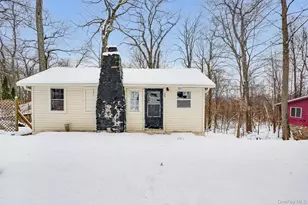 50 Woodland Cir S, Monroe, NY 10950 - Photo 2
