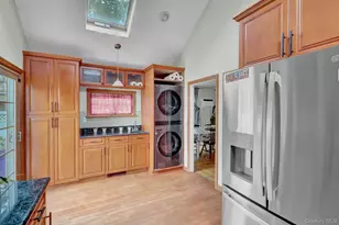 64 Hamilton St, Amityville, NY 11701 - Photo 12
