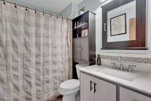 64 Hamilton St, Amityville, NY 11701 - Photo 16