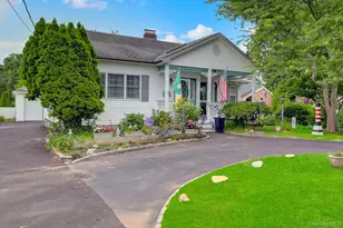 64 Hamilton St, Amityville, NY 11701 - Photo 2