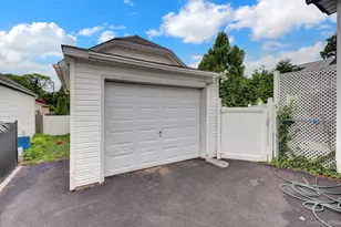 64 Hamilton St, Amityville, NY 11701 - Photo 18