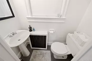 863 Lake Rd, Huntington, NY 11743 - Photo 14