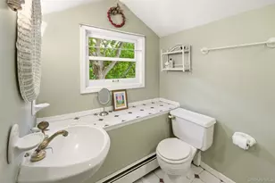 863 Lake Rd, Huntington, NY 11743 - Photo 20