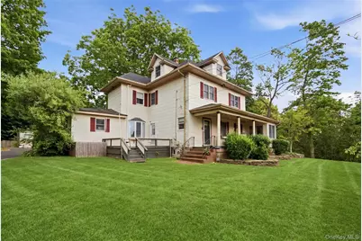 863 Lake Road, Huntington, NY 11743 - Photo 2