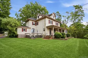 863 Lake Rd, Huntington, NY 11743 - Photo 2