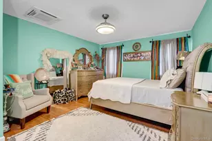 301 Oak Neck Rd, West Islip, NY 11795 - Photo 12