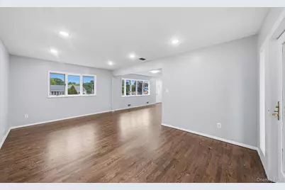 40 Cypress Street, Central Islip, NY 11722 - Photo 26