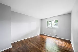 40 Cypress St, Central Islip, NY 11722 - Photo 36