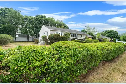 40 Cypress Street, Central Islip, NY 11722 - Photo 6