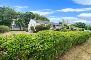 40 Cypress St, Central Islip, NY 11722 - Photo 6