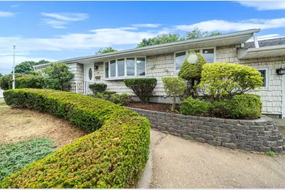 40 Cypress Street, Central Islip, NY 11722 - Photo 8