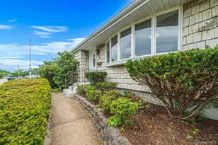 40 Cypress St, Central Islip, NY 11722 - Photo 20