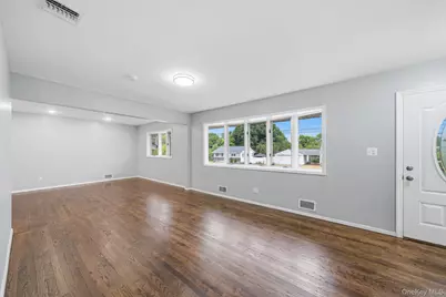 40 Cypress Street, Central Islip, NY 11722 - Photo 22