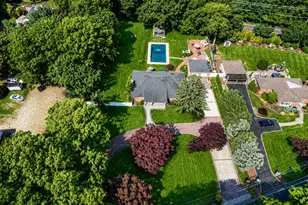 199 Dix Hills Rd, Dix Hills, NY 11746 - Photo 10