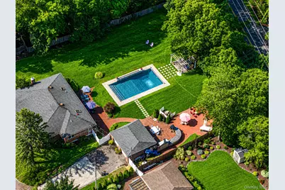 199 Dix Hills Road, Dix Hills, NY 11746 - Photo 12