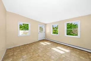 21 Lido Pkwy, Lindenhurst, NY 11757 - Photo 18