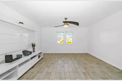 21 Lido Parkway, Lindenhurst, NY 11757 - Photo 12