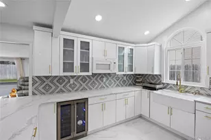 1022 Fire Island Ave, Bay Shore, NY 11706 - Photo 16