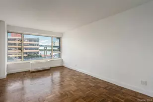 166-25 Powells Cove Blvd, Whitestone, NY 11357 - Photo 6