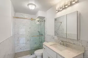 166-25 Powells Cove Blvd, Whitestone, NY 11357 - Photo 16