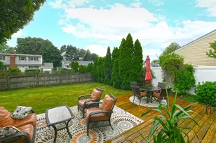 1238 Garden Pl, Wantagh, NY 11793 - Photo 30