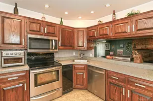 1238 Garden Pl, Wantagh, NY 11793 - Photo 12