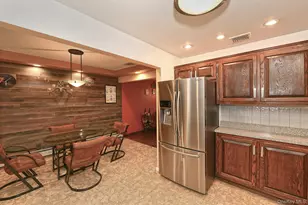 1238 Garden Pl, Wantagh, NY 11793 - Photo 10