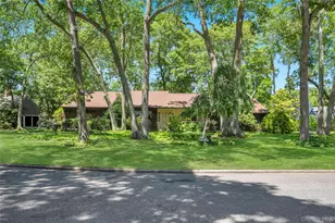 34 Daly Ct, Riverhead, NY 11901 - Photo 2