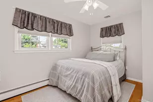 332 N Monroe Ave, Lindenhurst, NY 11757 - Photo 26