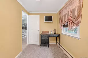 332 N Monroe Ave, Lindenhurst, NY 11757 - Photo 10
